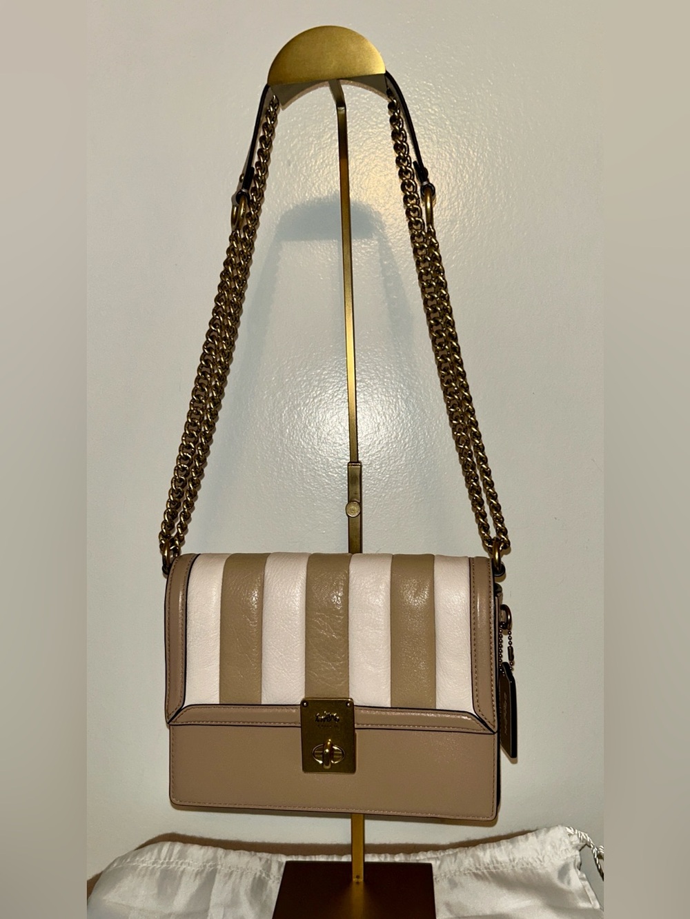 Coach Hutton Shoulder Bag With Colorblock Quilting 739 Like New! - Picture 2 of 15